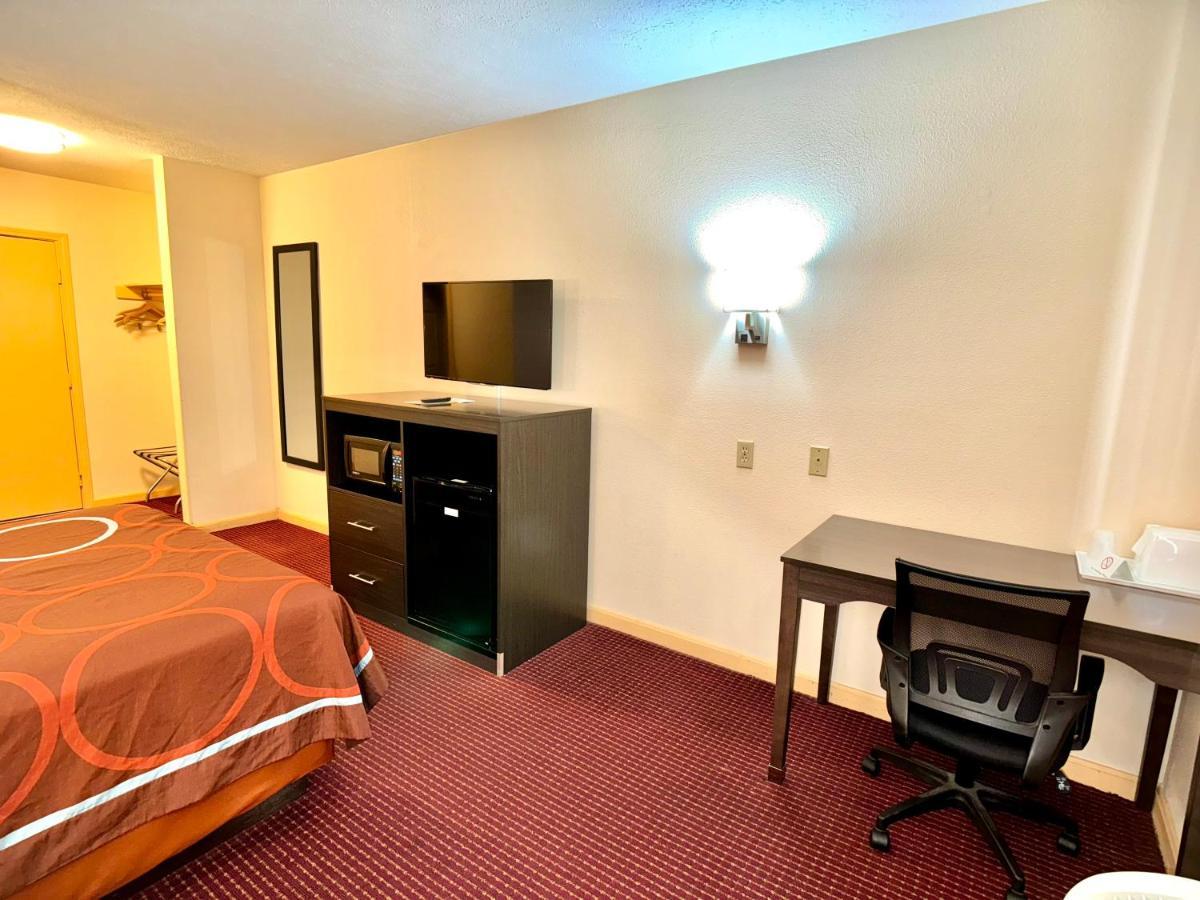 Super 8 By Wyndham Hillsville Esterno foto