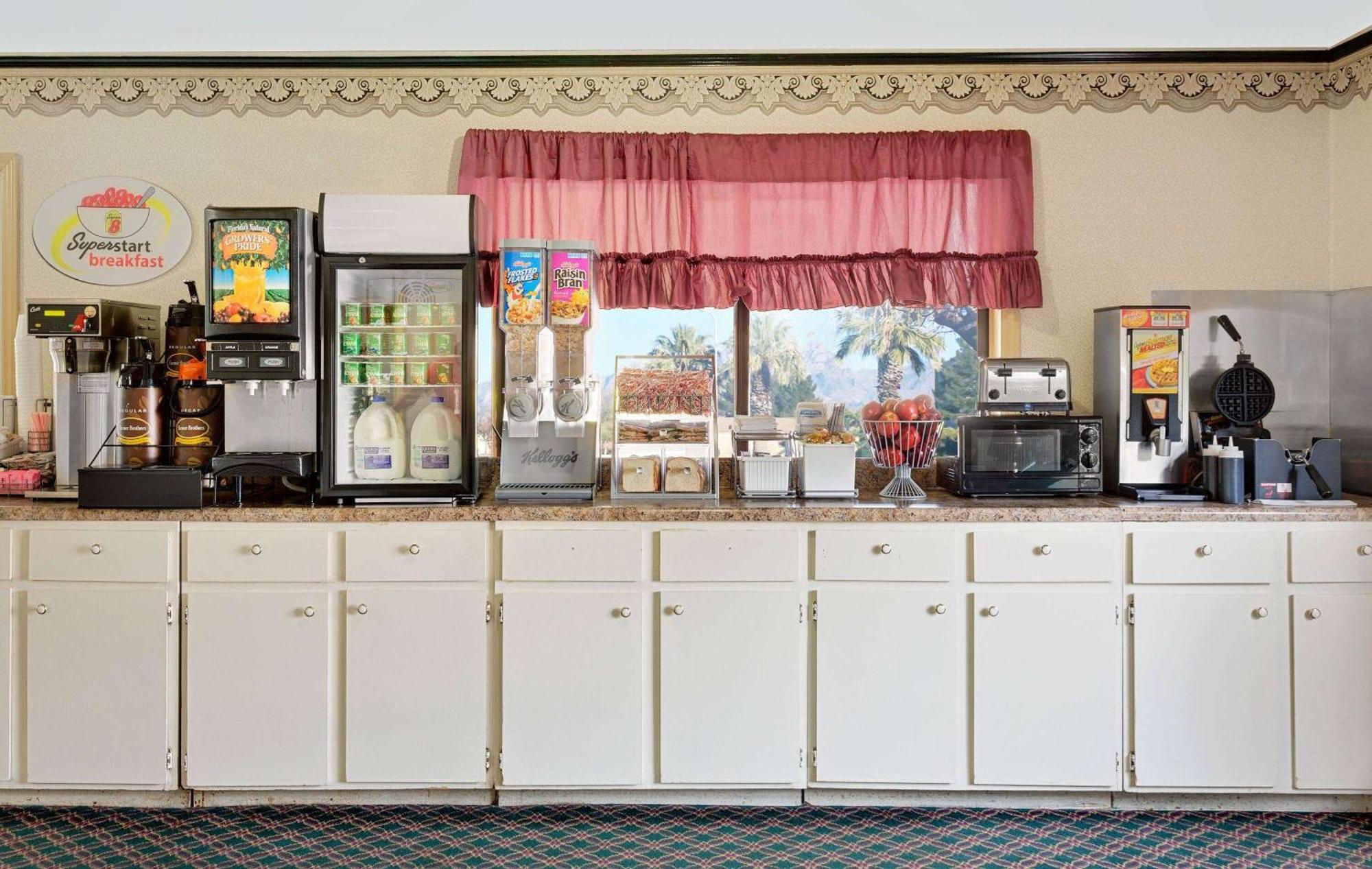 Super 8 By Wyndham Hillsville Esterno foto